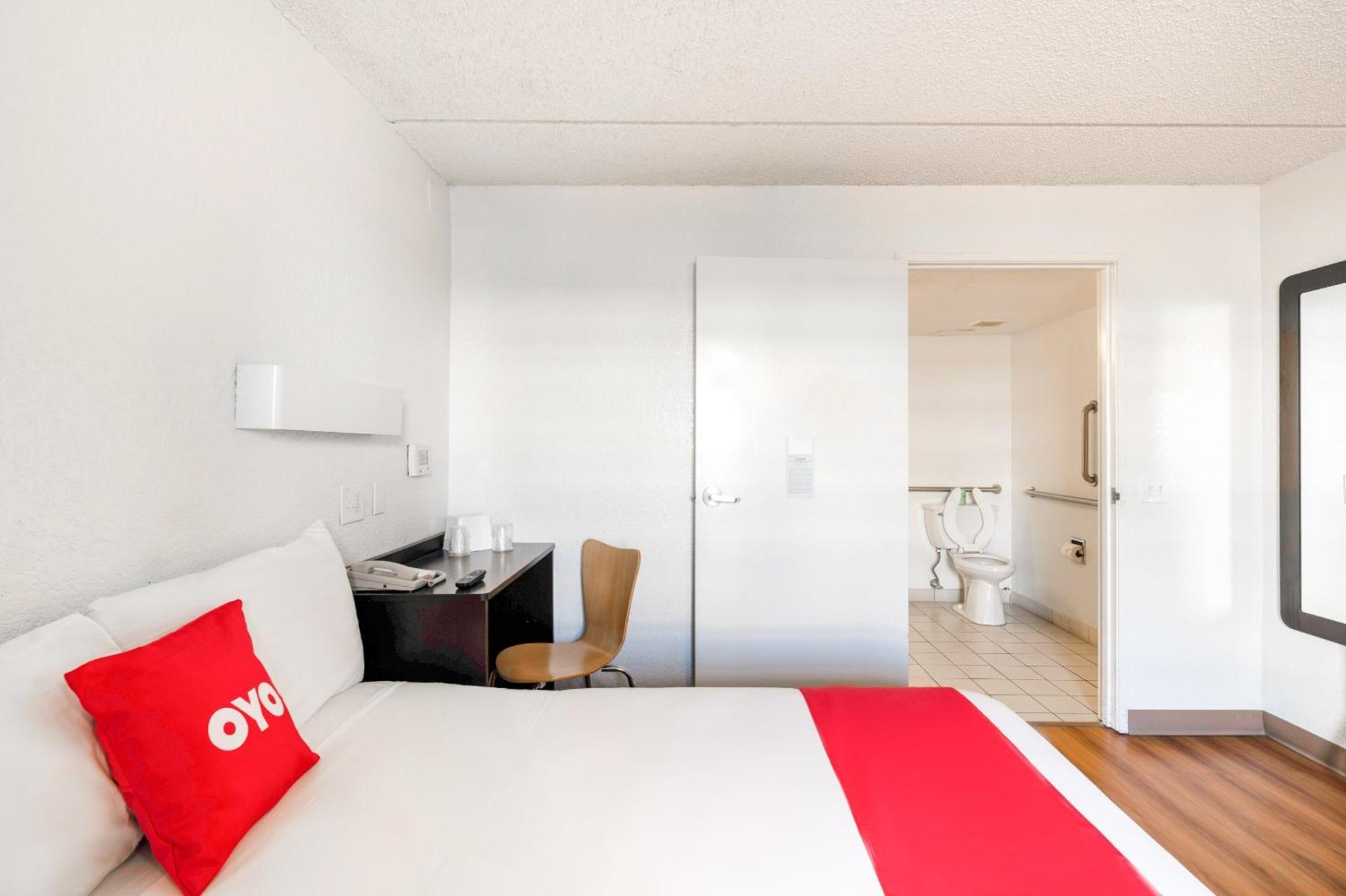 Oyo Hotel Houston Katy Freeway Экстерьер фото