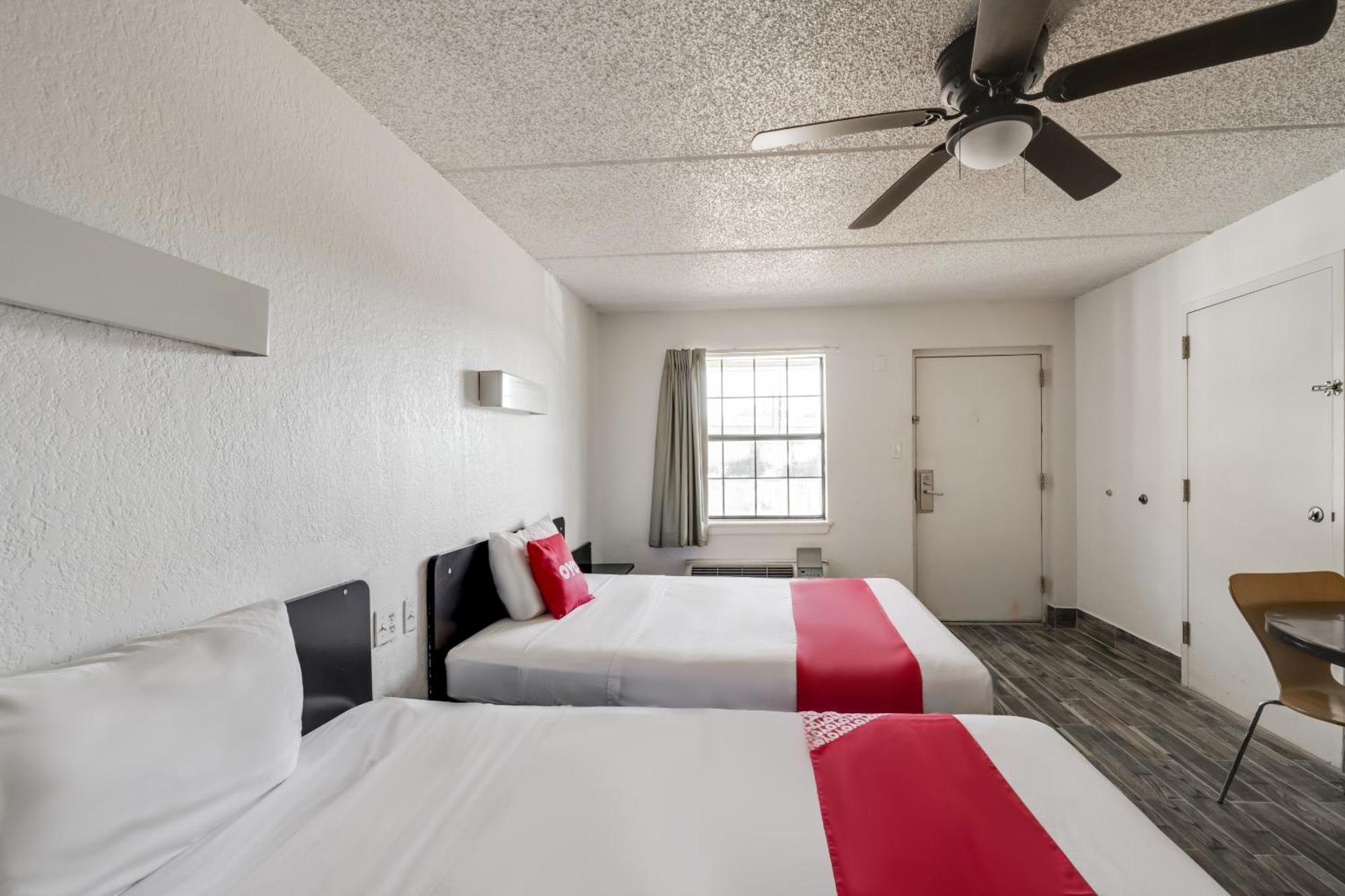 Oyo Hotel Houston Katy Freeway Экстерьер фото
