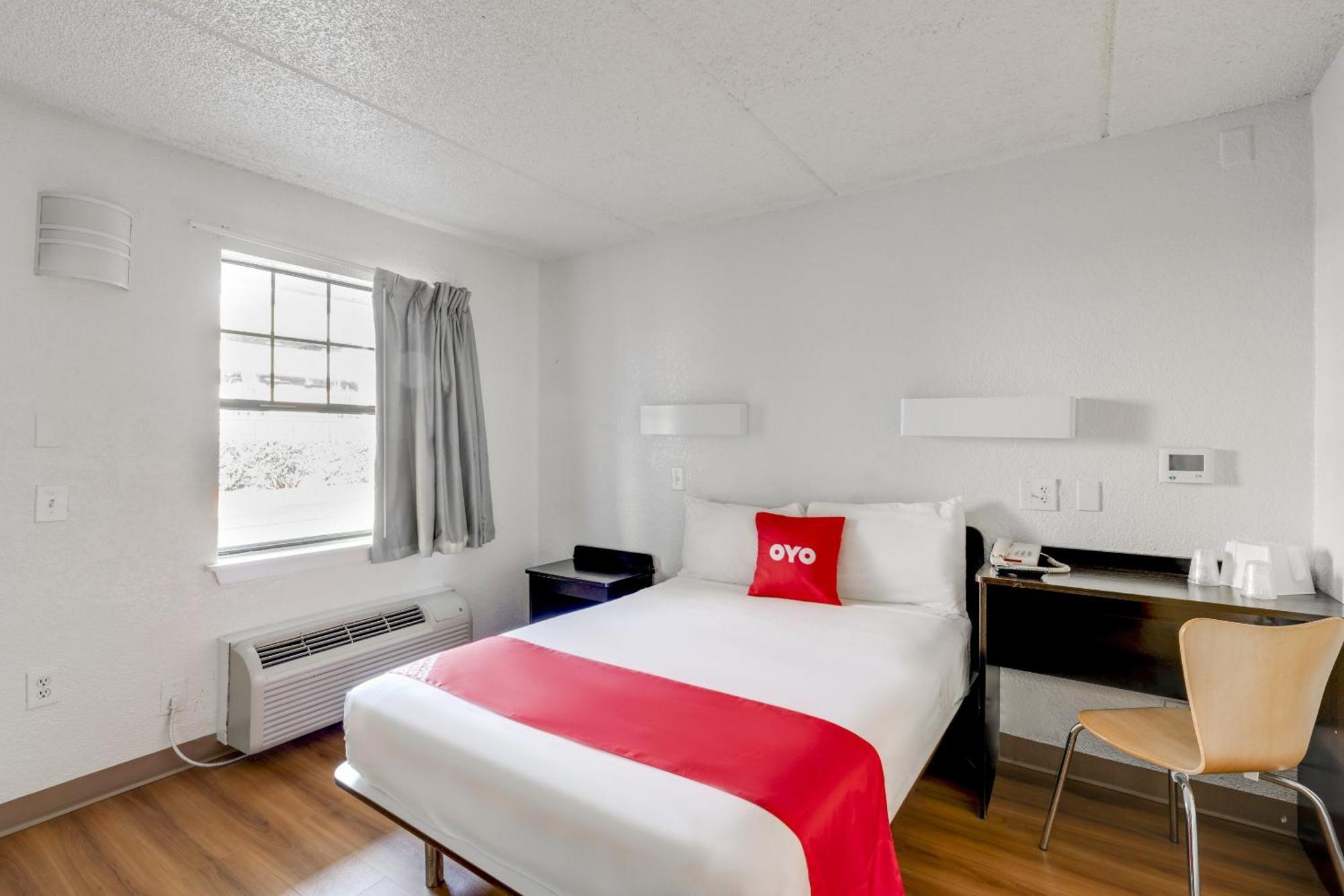 Oyo Hotel Houston Katy Freeway Экстерьер фото