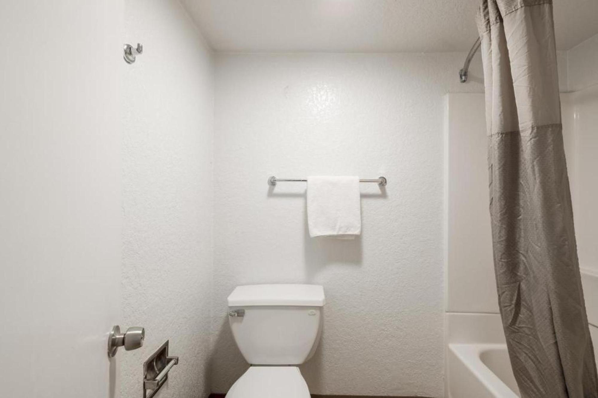 Oyo Hotel Houston Katy Freeway Экстерьер фото