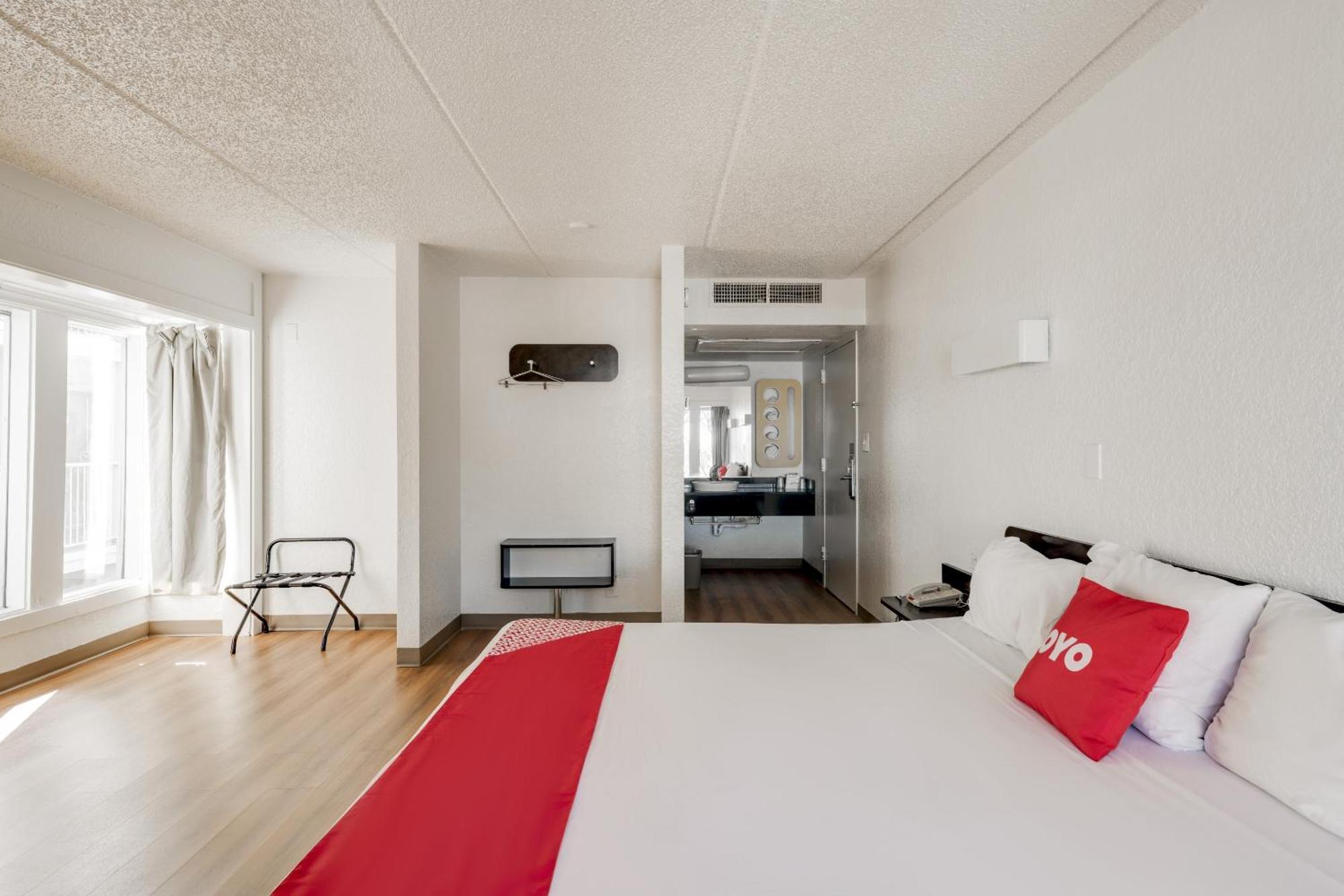 Oyo Hotel Houston Katy Freeway Экстерьер фото