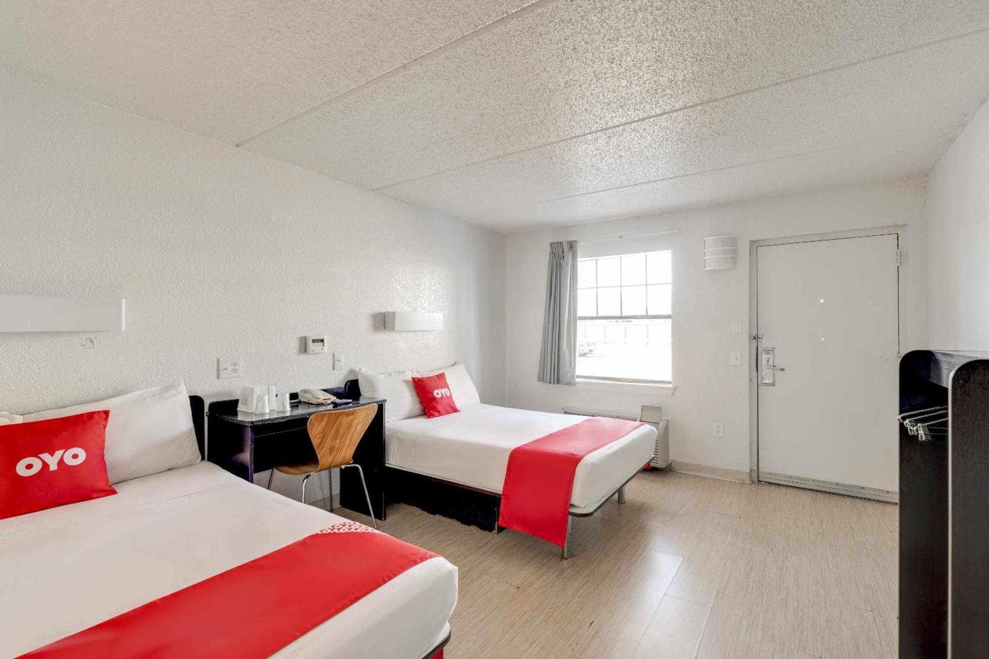 Oyo Hotel Houston Katy Freeway Экстерьер фото