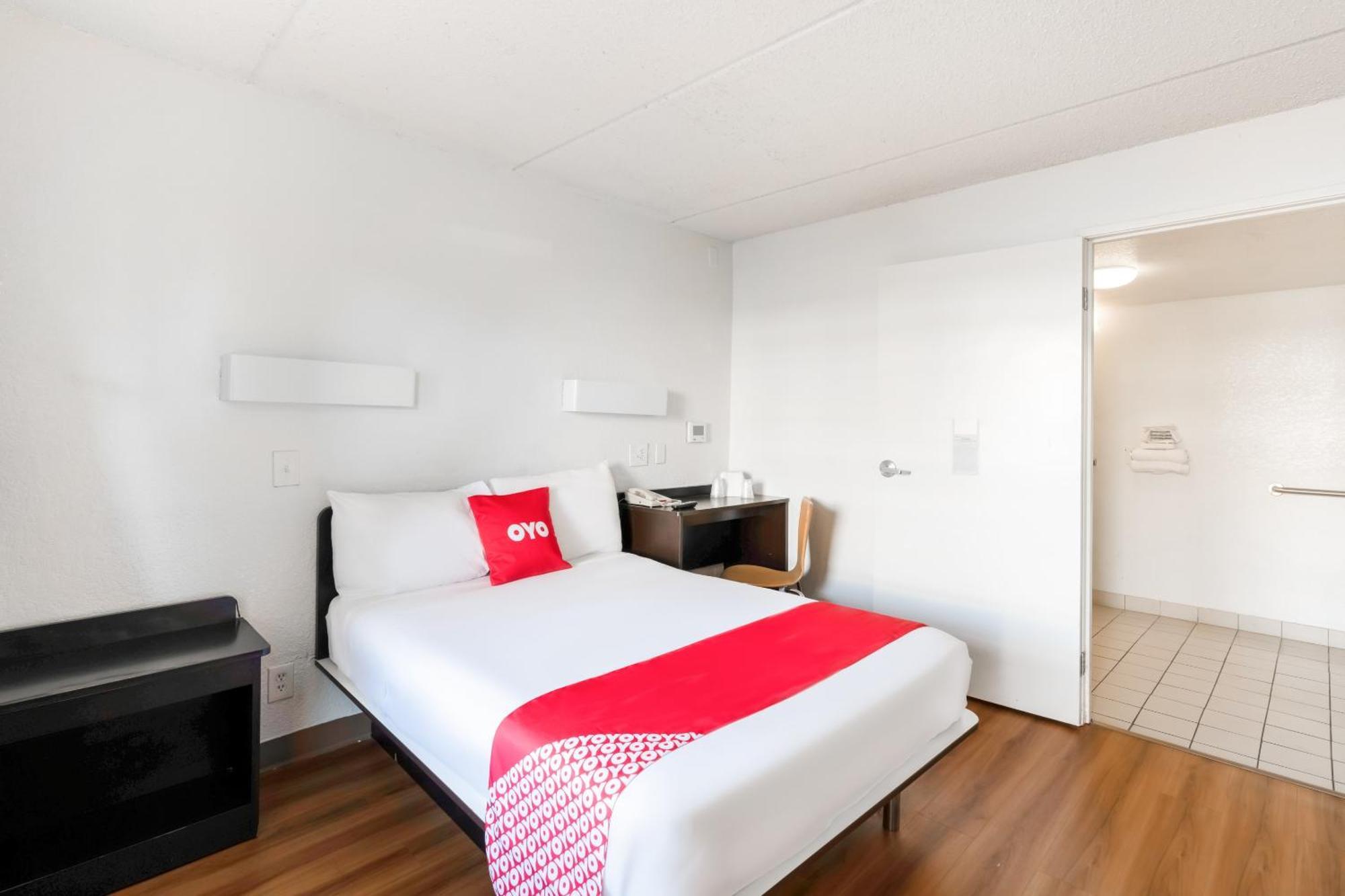 Oyo Hotel Houston Katy Freeway Экстерьер фото