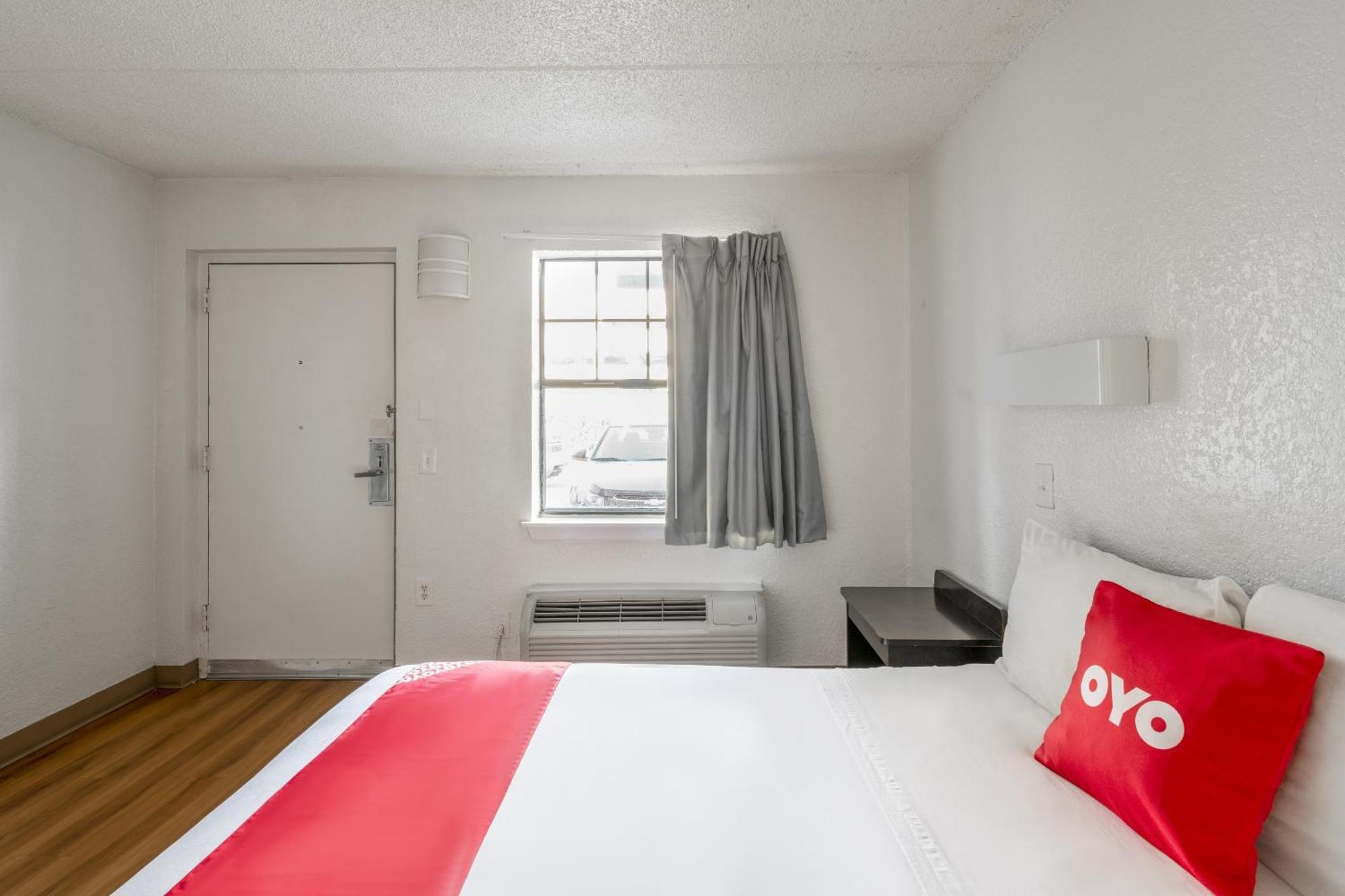 Oyo Hotel Houston Katy Freeway Экстерьер фото