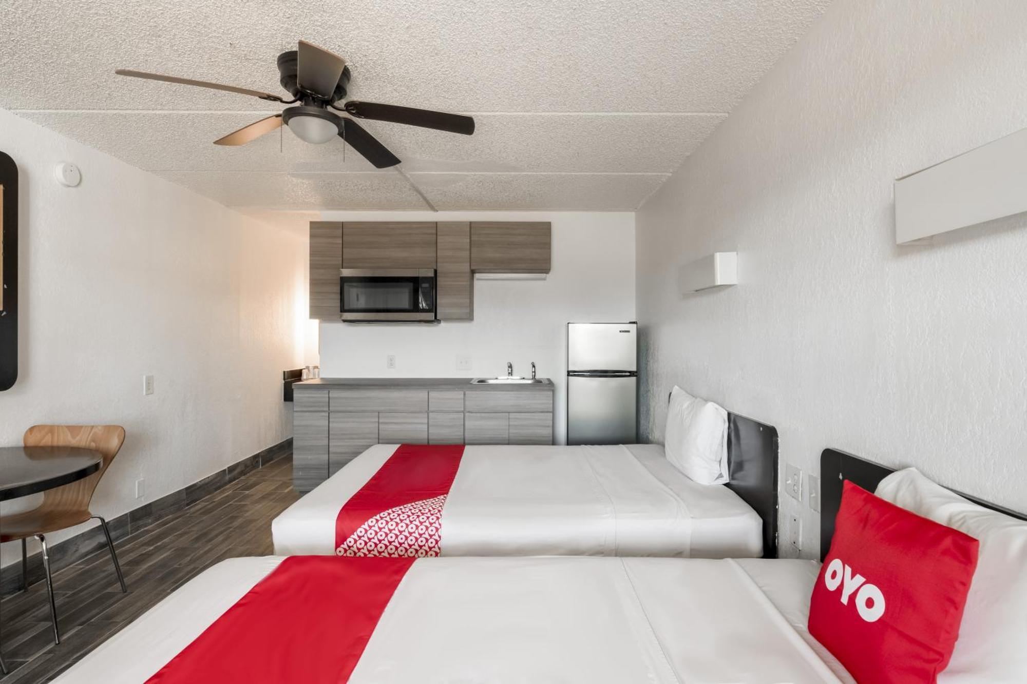 Oyo Hotel Houston Katy Freeway Экстерьер фото